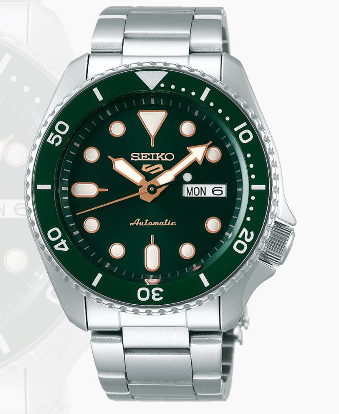 Men's 100m Water Resistant SEIKO 5 Sports Automatic Watch With Day And Date